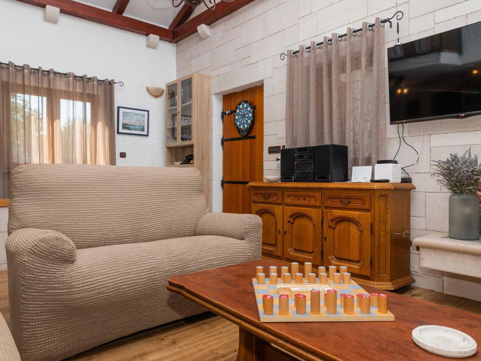 Villa Anabella - Four Bedroom With Swimming Pool Supetar